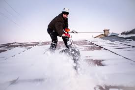 Профессиональная очистка крыши от снега